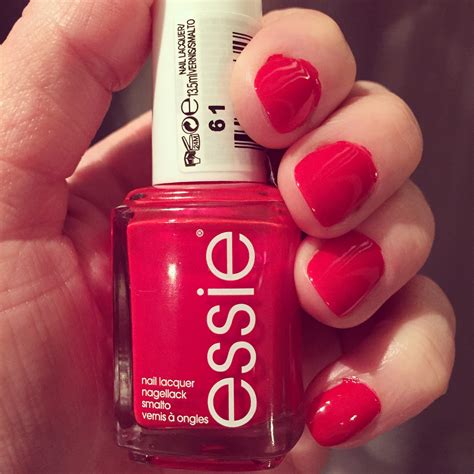 essie russian roulette vs really red